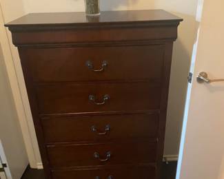 6-drawer cherry dresser 