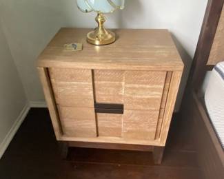 2-drawer nightstand 