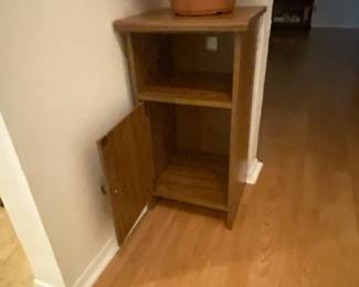 Corner stand w/door 