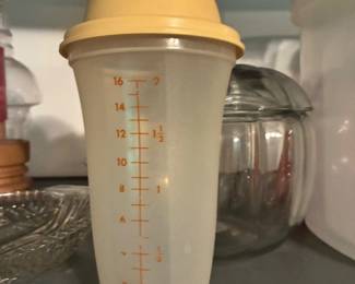 Tupperware shaker