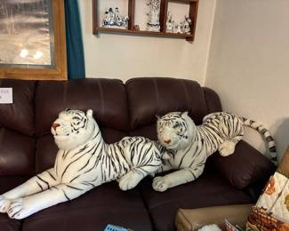 Melissa and Doug white Siberian tigers