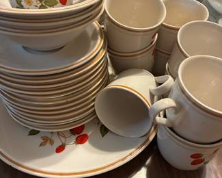 Sheffield Strawberries n Cream stoneware