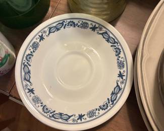Corelle Old Town Blue saucers (4)