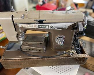 Emdeko vintage sewing machine