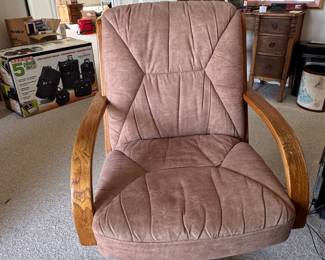 Vintage Swivel Office Chair with Wood Frame