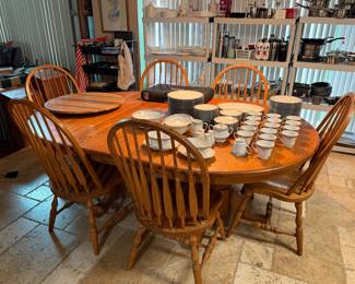 Townsend Solid Oak 12 Person Dining Room Table with 4 Leaf Extensions