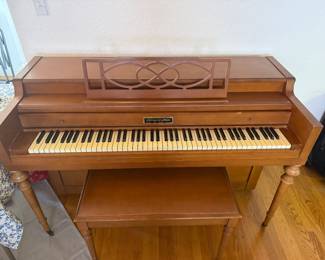 Maple Spinet Piano from November 7, 1972