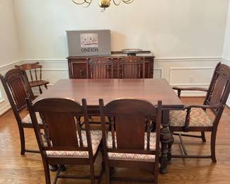 Dinning table with 4 chairs