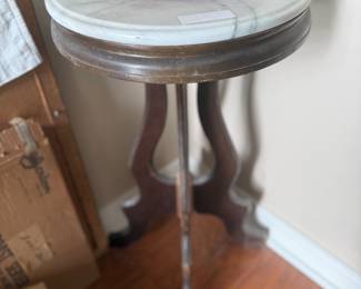 Victorian round marble top table