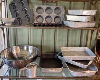 Aluminum pans, muffin pans stainless steel bowl
