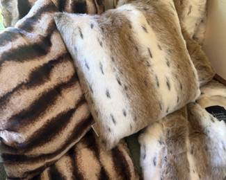 New home decor pillows throws etc..