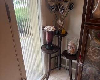 . . . cute accent three-tier table