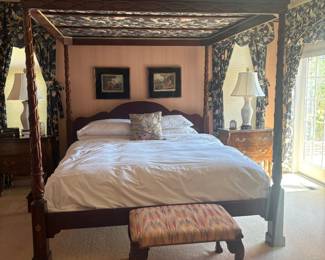 . . . amazing canopy bed