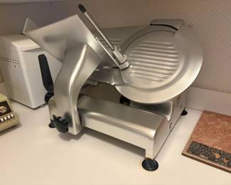 . . . excellent meat slicer