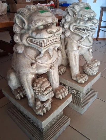 Foo Dogs