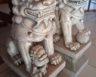 Foo Dogs