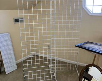 grids for display, oval mirror