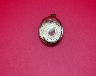 Vintage 14KT Yellow Gold Locket