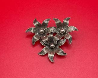 Vintage Beau Sterling Silver TriFlower Brooch