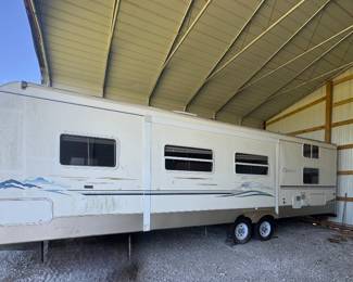 $4,200 Asking Price, Call Dorinda to view in person 931-607-6311, 2004 Keystone Cougar Travel Trailer 30 foot with queen bed and quad sleeper bunks, 1 super slide out. 