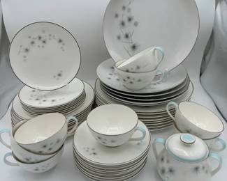 Royal Doulton Bone China Thistledown Pattern