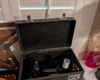 Singer sewing machine 221