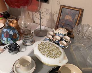 Pyrex/ dishes