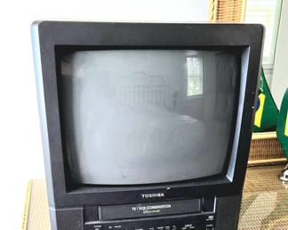 Toshiba TV w/VHS Tape Player