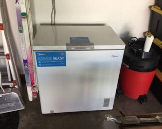 Midea "Garage Ready" Chest/Freezer