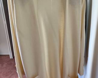 Vintage St. John Knit Cream Knit Open Cardigan w/Gold Buttons
