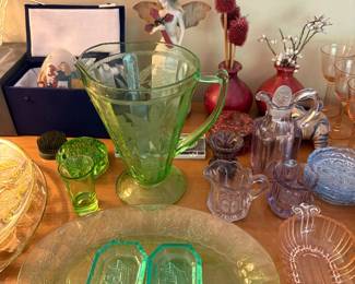 green uranium Depression glass