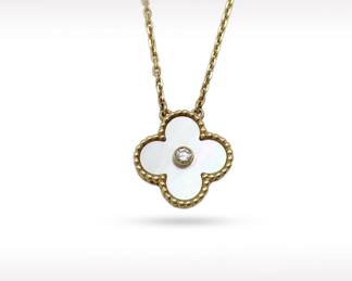 Van Cleef Arpels 2007 Holiday Edition White Mother of Pearl 18K Yellow Gold Pendant Necklace