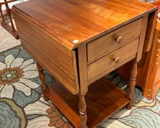 Wooden 2-Drawer Stand