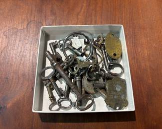 Lot of Skeleton Keys