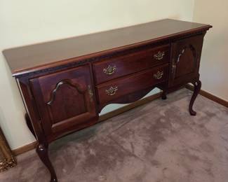 Broyhill Buffet or TV Stand