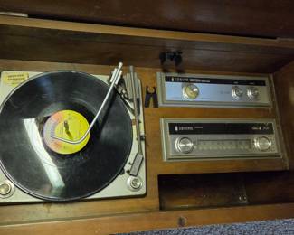Radio & Speakers work, Turntable runs but no sound on speakers
