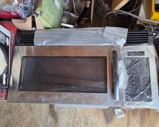 Over the Stove Microwave by Goldstar MVH1670ST