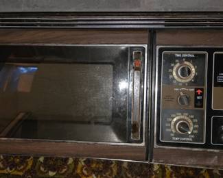 Vintage microwave - under cabinet/over stove