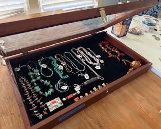 Misc jewelry, knives