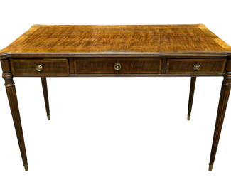 Lot 22: Henredon Furniture Writing Table 