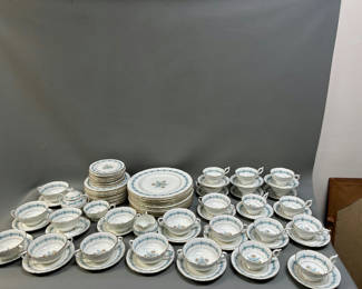 Lot 20: Coalport Geneva China 