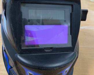 Welding helmet