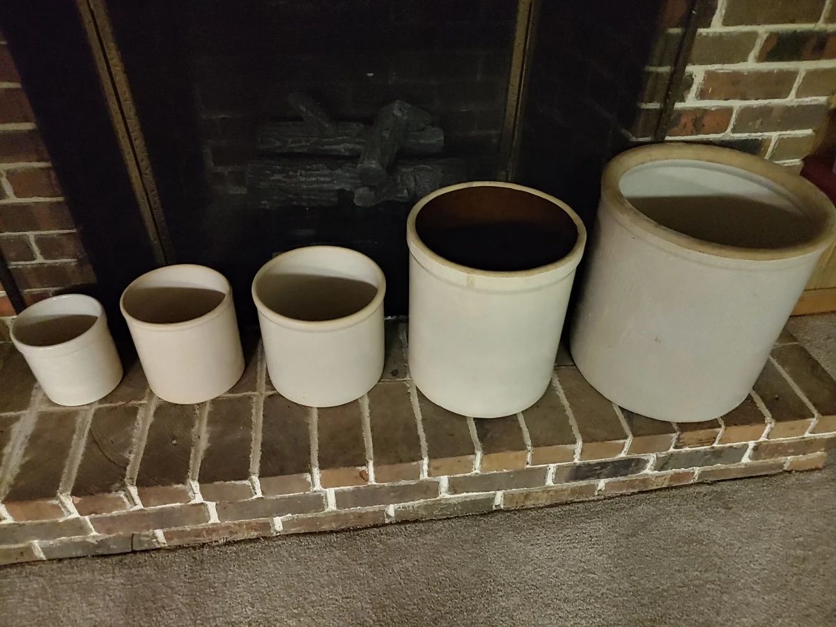 5 vintage crocks