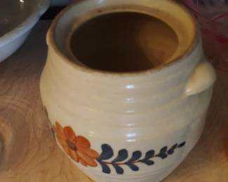 Croc bean pot