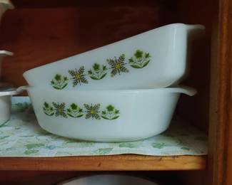 Pyrex bowls