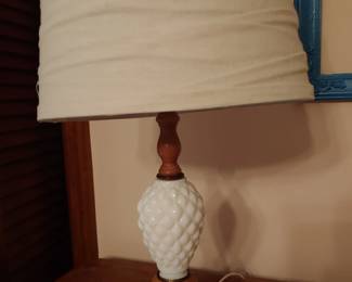 Hob Nail table lamp