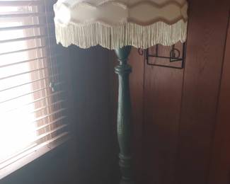 Floor lamp