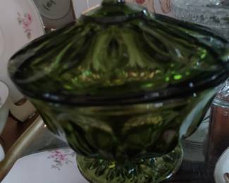 Green pedestal glass w/lid