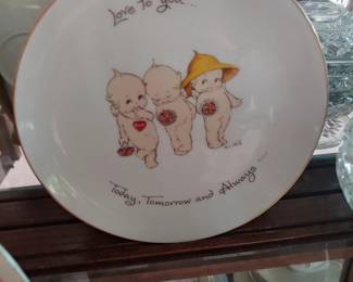 Vintage Kewpie collectors plaste
