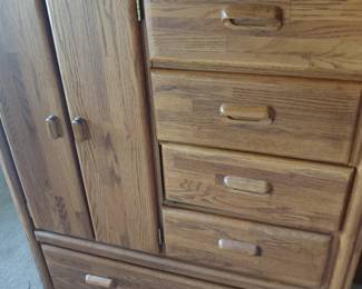5 drawer 2 door chest